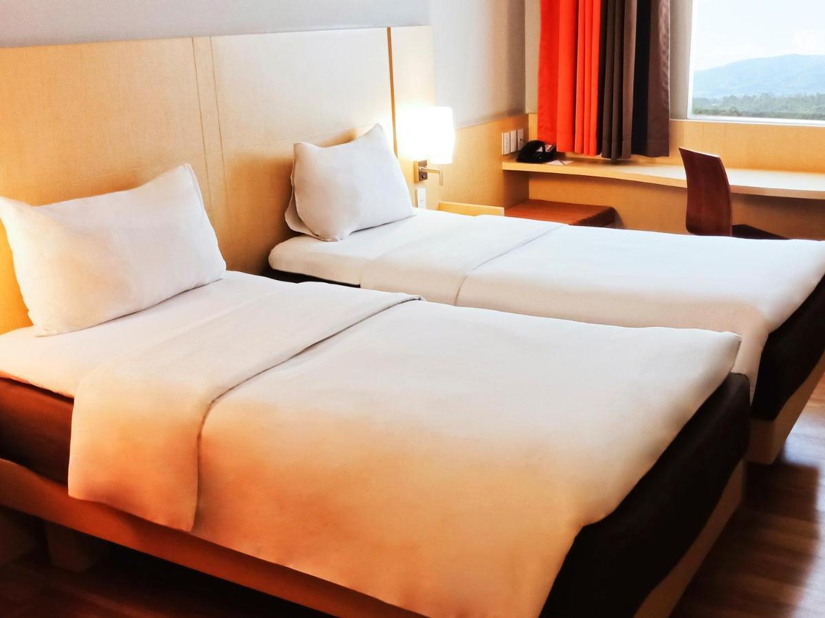 Hotel Ibis Padang Exterior foto