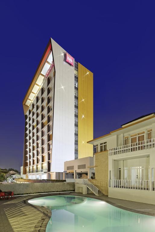 Hotel Ibis Padang Exterior foto