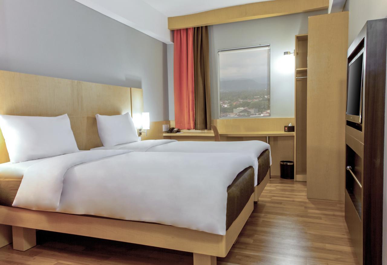 Hotel Ibis Padang Exterior foto