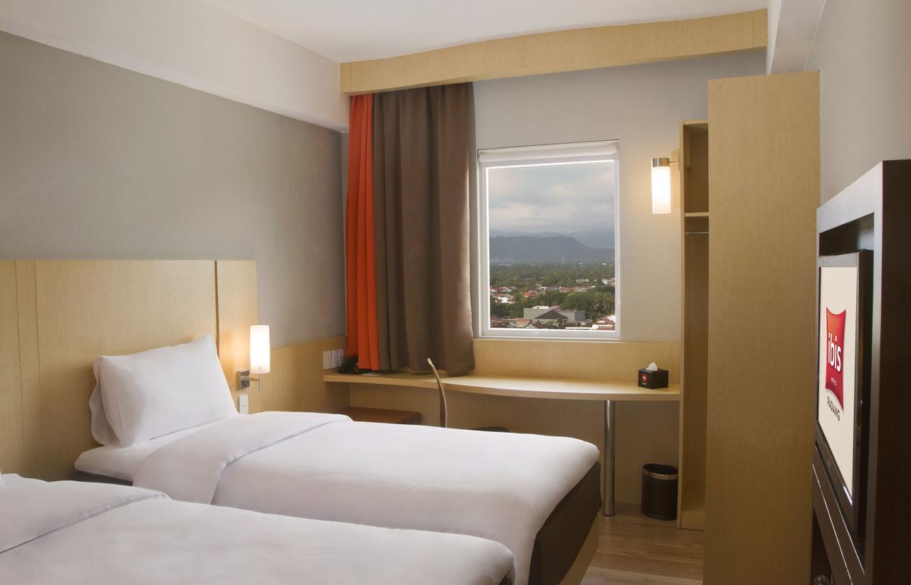 Hotel Ibis Padang Exterior foto