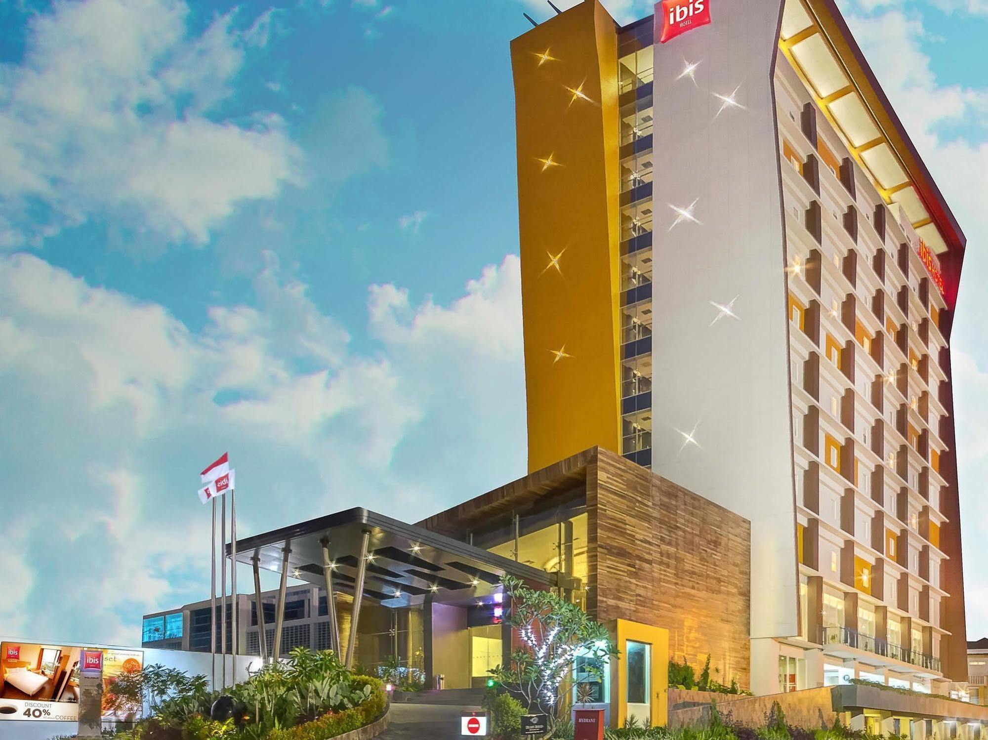 Hotel Ibis Padang Exterior foto